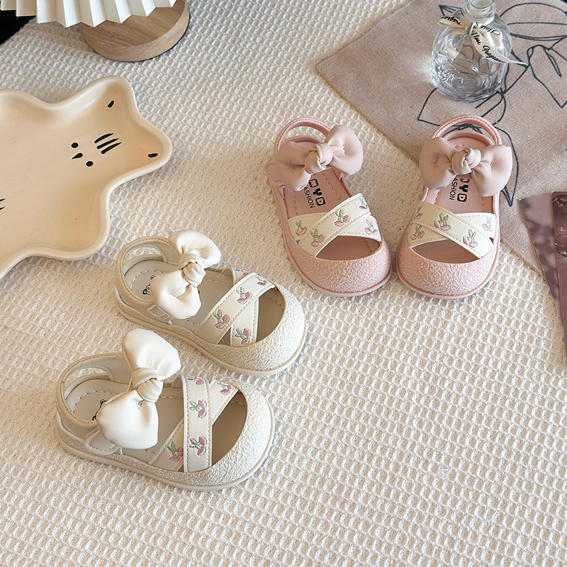 First Walker Kids Toes Capped  - Kids Outdoor Clubhouse avaliação e preço